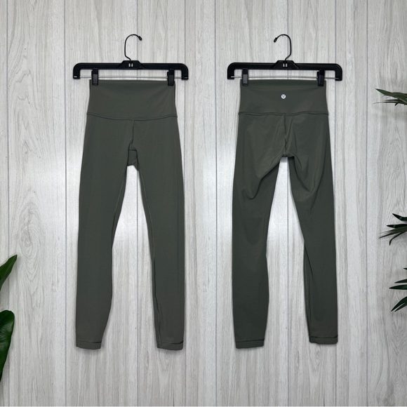 lululemon athletica Pants - Lululemon Wunder Under High-Rise 7/8 Tight *Full-On Luxtreme 25" size 2 W5BP9S